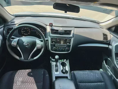 Nissan Altima SV 2017 - American Specs - Excellent Condition-18