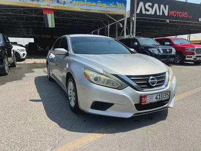 Nissan Altima SV 2017 - American Specs - Excellent Condition-2