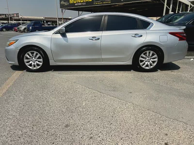 Nissan Altima SV 2017 - American Specs - Excellent Condition-5