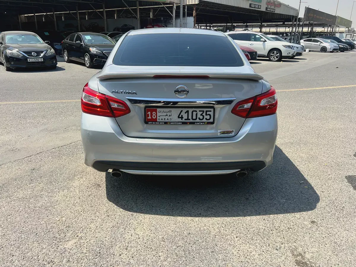 Nissan Altima SV 2017 - American Specs - Excellent Condition-6-6