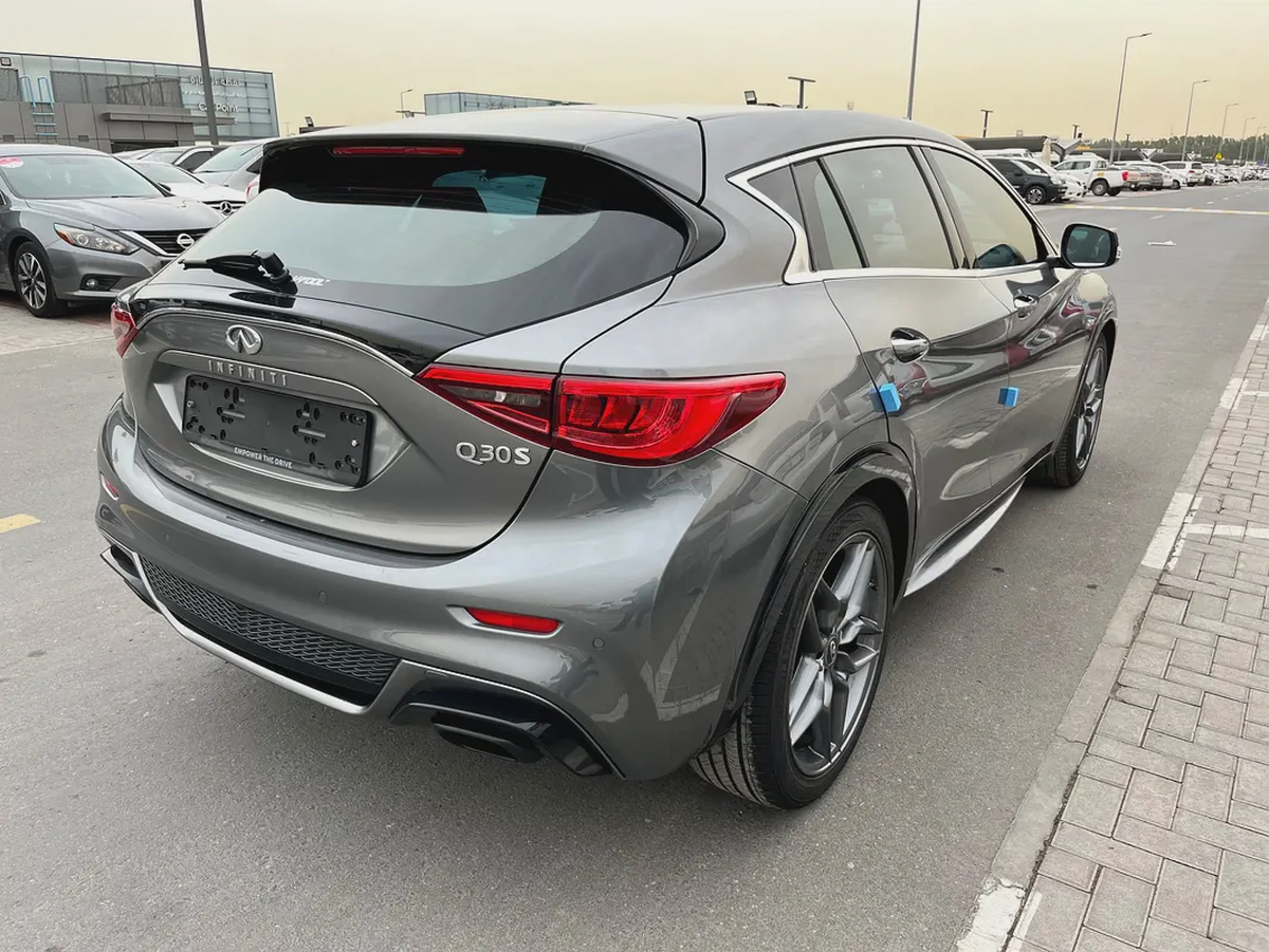 Infiniti Q30 Sport 2017 - Korean Specs - Excellent Condition-5-5