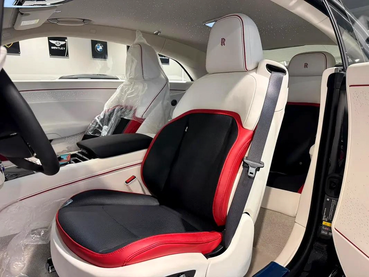 Rolls-Royce Spectre | 2024 | GCC I under agency warranty I Ultra Luxury Electric Coupe-7-7