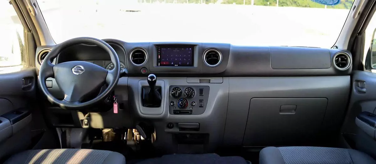 Nissan Urvan STANDARD 2.5 L | | GCC | Accident-Free | In Excellent Condition | 1092 P.M-12-0