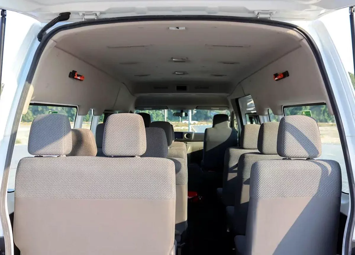 Nissan Urvan STANDARD 2.5 L | | GCC | Accident-Free | In Excellent Condition | 1092 P.M-7-0