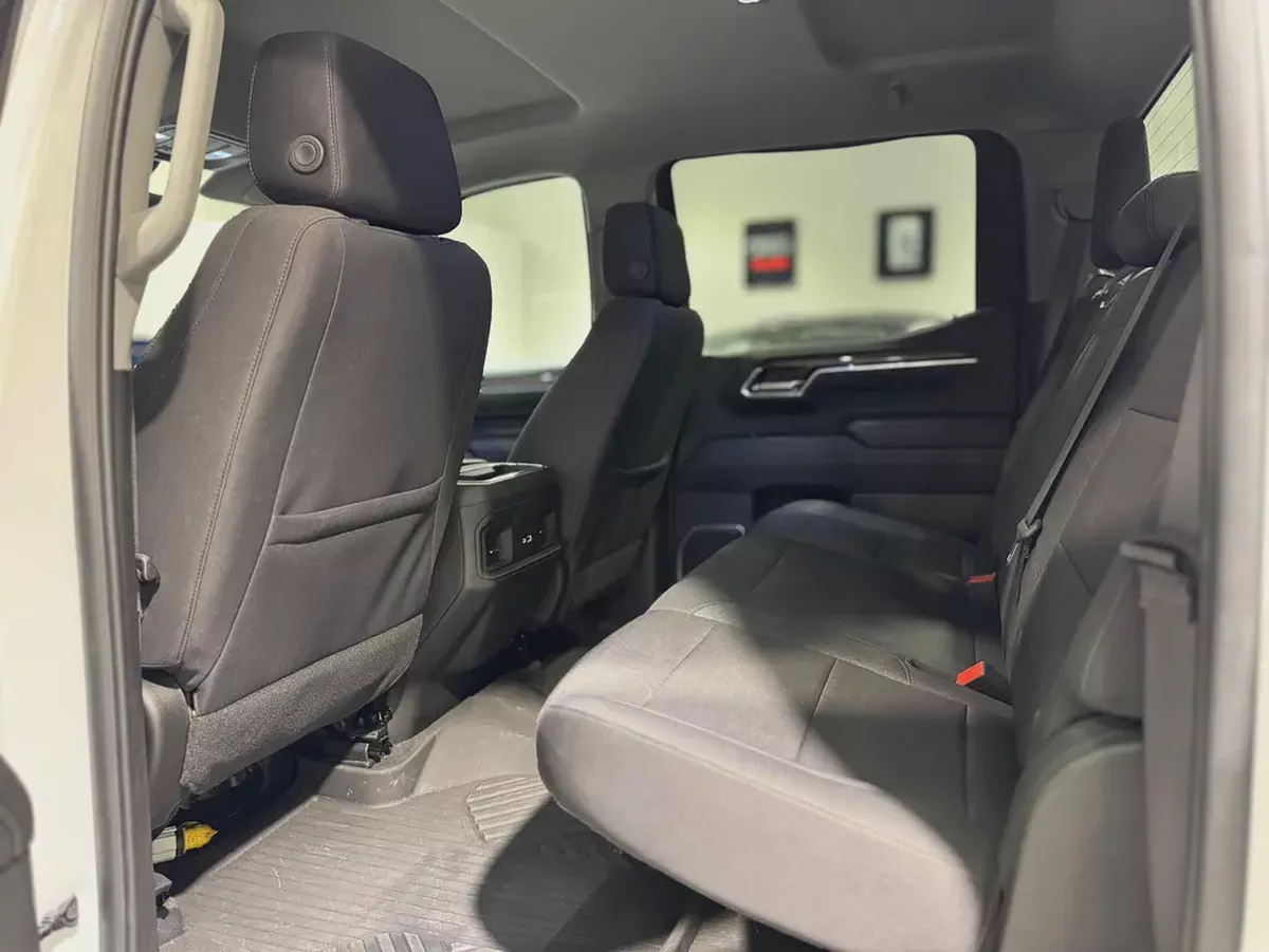 Chevrolet Silverado 1500 RST | 2024 | low mileage | Pristine Condition-15-15