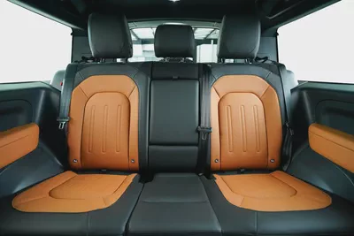 Land Rover Defender 90 P400 X Dynamic-Very Low Mileage-Premium Metallic Color-2 Tone Interior-19