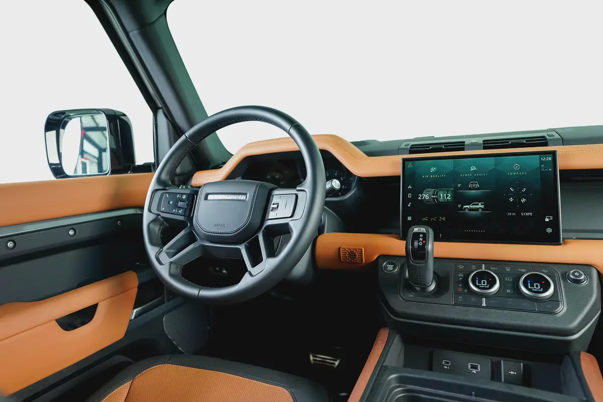 Land Rover Defender 90 P400 X Dynamic-Very Low Mileage-Premium Metallic Color-2 Tone Interior-11-11