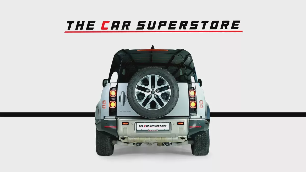 Land Rover Defender 90 P400 X Dynamic-Very Low Mileage-Premium Metallic Color-2 Tone Interior-6-6
