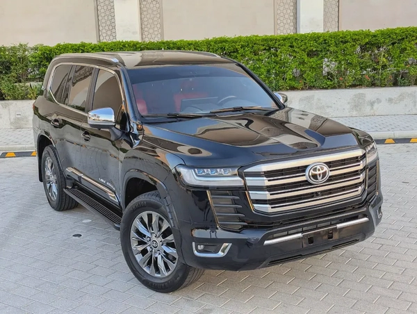 Toyota Land Cruiser GXR 2015 Facelifted 2026 With Interior and Exterior - GCC Specs -