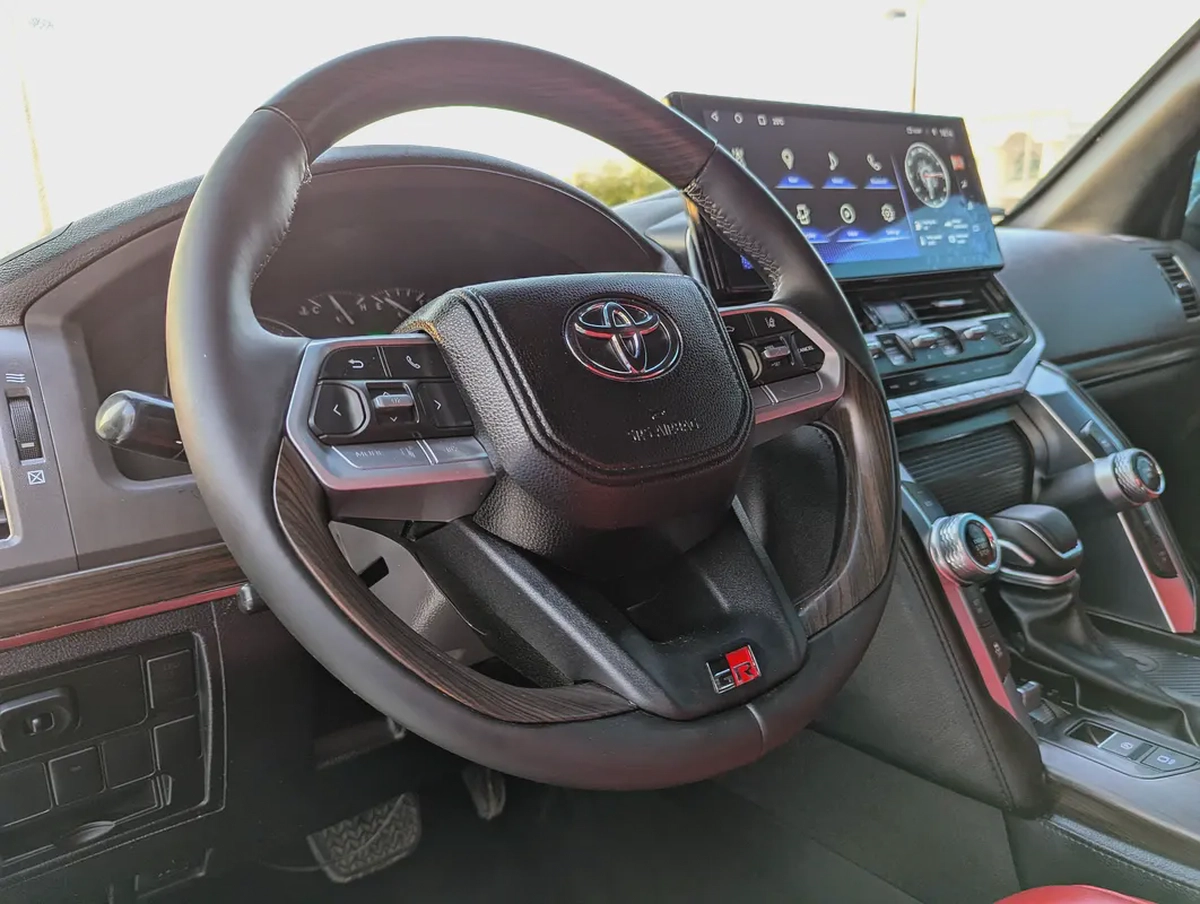 Toyota Land Cruiser GXR 2015 Facelifted 2026 With Interior and Exterior - GCC Specs --9-9