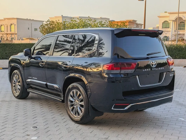 Toyota Land Cruiser GXR 2015 Facelifted 2026 With Interior and Exterior - GCC Specs -