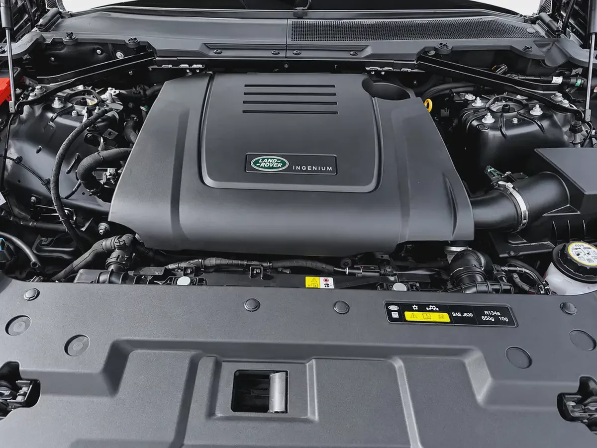 2023 Land Rover Defender 90 SE P300-15-15