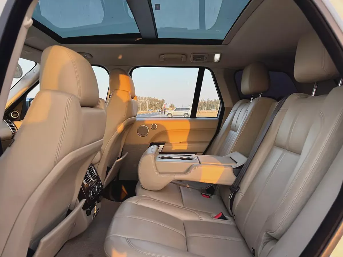 Land Rover vogue HSE GCC Oreginal paint excellent condition-8-8