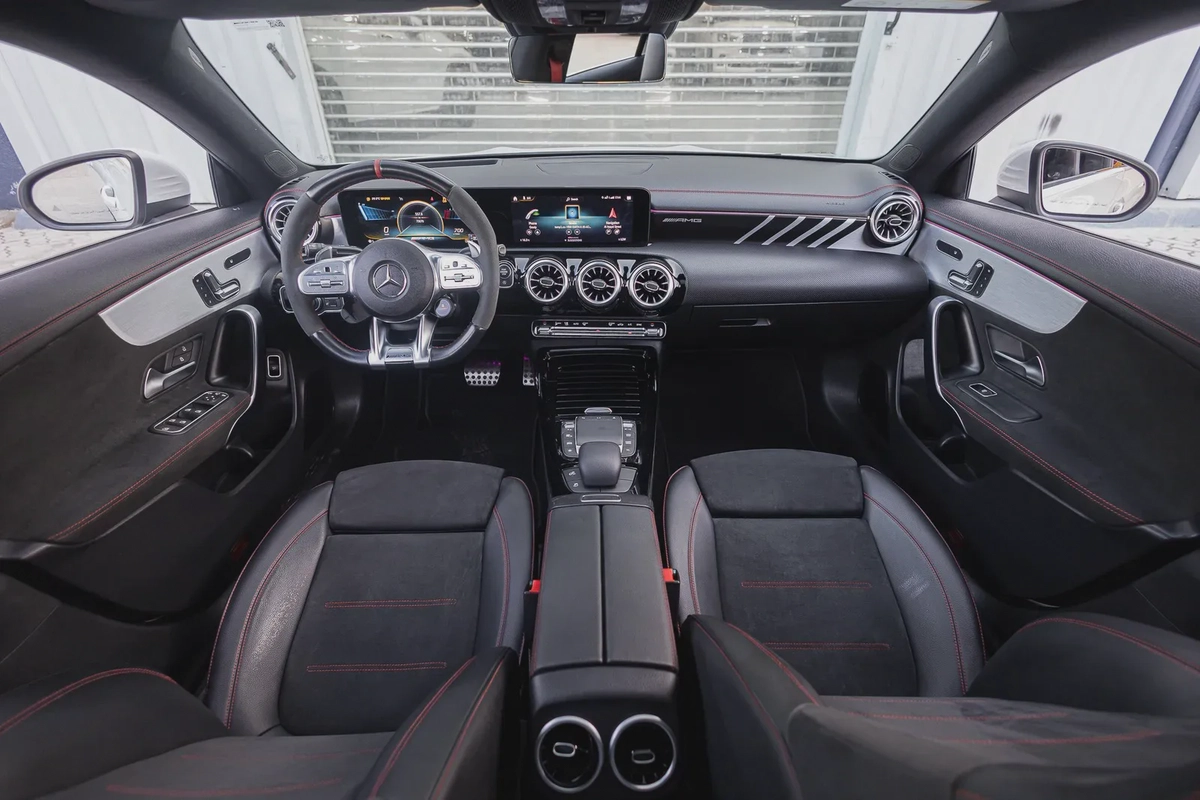 Mercedes-Benz CLA 35 AMG 2022-12-12