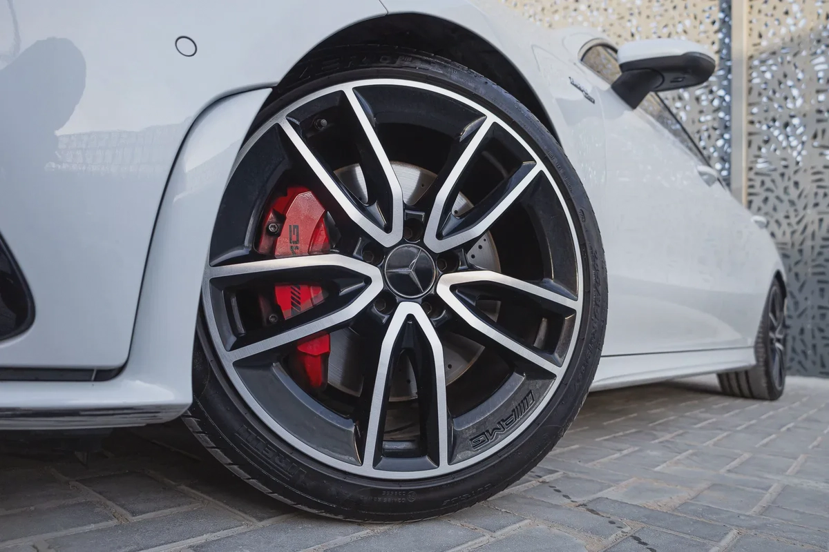 Mercedes-Benz CLA 35 AMG 2022-10-10