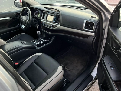 Toyota Highlander 2016 Toyota Highlander MidOption -3.5L - V6 - Rear  Camera - AWD 4x4 - Leather Seat -  7 seater-10