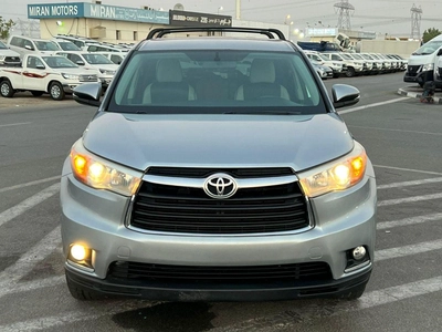Toyota Highlander 2016 Toyota Highlander MidOption -3.5L - V6 - Rear  Camera - AWD 4x4 - Leather Seat -  7 seater-2