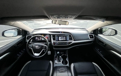 Toyota Highlander 2016 Toyota Highlander MidOption -3.5L - V6 - Rear  Camera - AWD 4x4 - Leather Seat -  7 seater-8