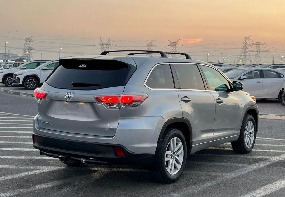 Toyota Highlander 2016 Toyota Highlander MidOption -3.5L - V6 - Rear  Camera - AWD 4x4 - Leather Seat -  7 seater-6-0