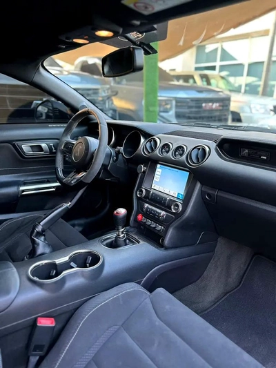 FORD MUSTANG GT350 SHELBY GCC 2018 Full service history (Al tayer) Full option manual gear Recaro-6
