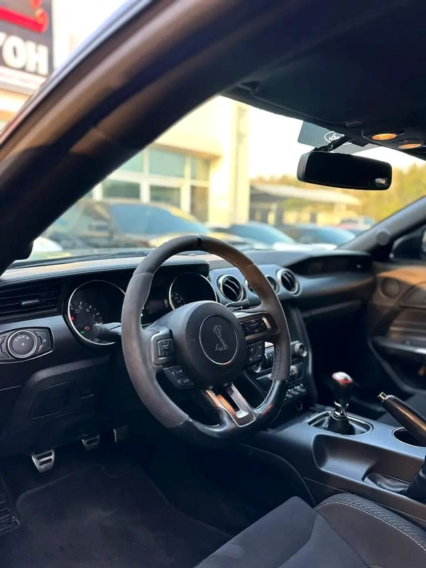 FORD MUSTANG GT350 SHELBY GCC 2018 Full service history (Al tayer) Full option manual gear Recaro