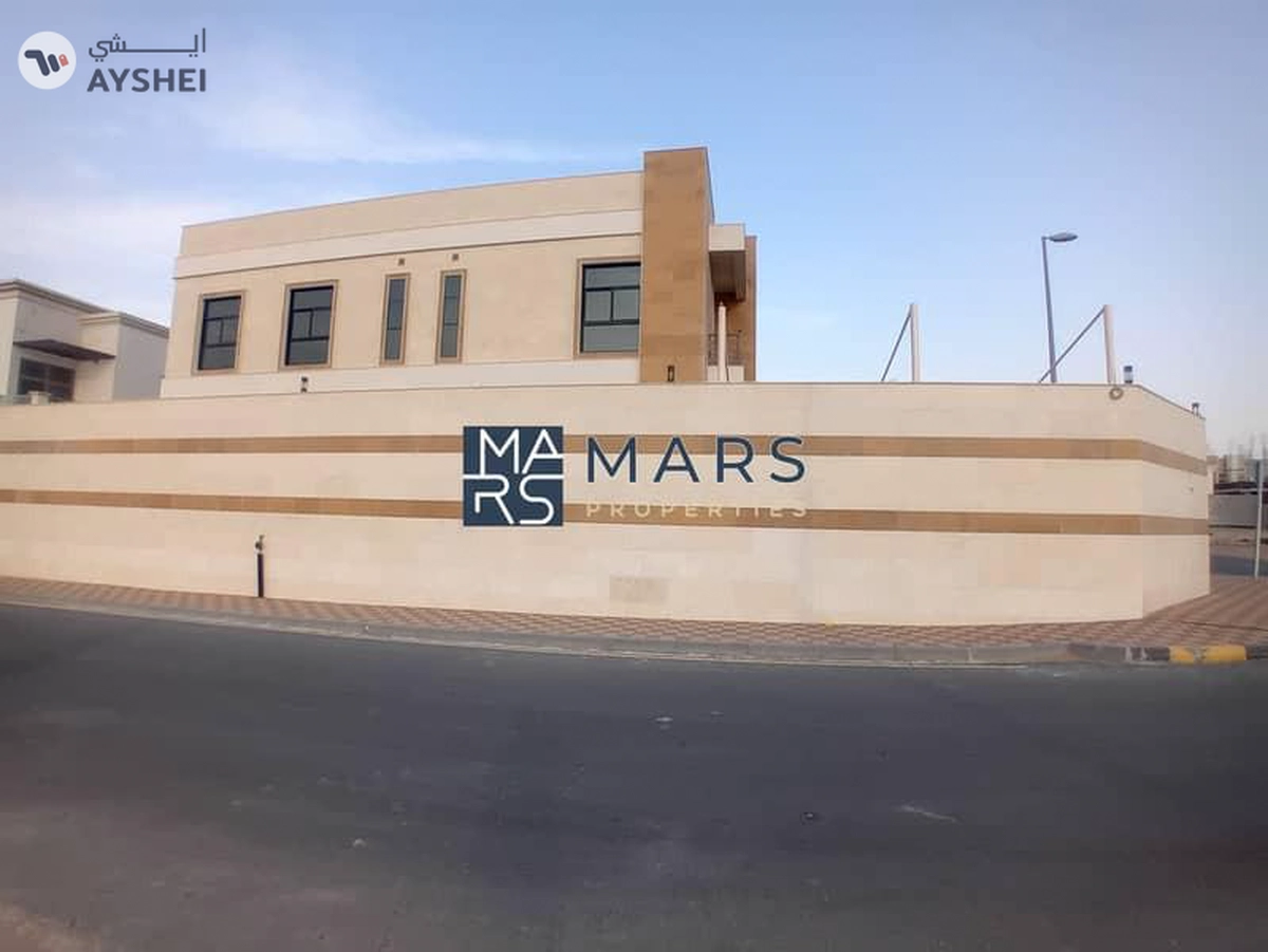 Luxurious 5 bedrooms with builtin wardrobes for rent in Al Tai Sharjah for 150,000 AED-4-4