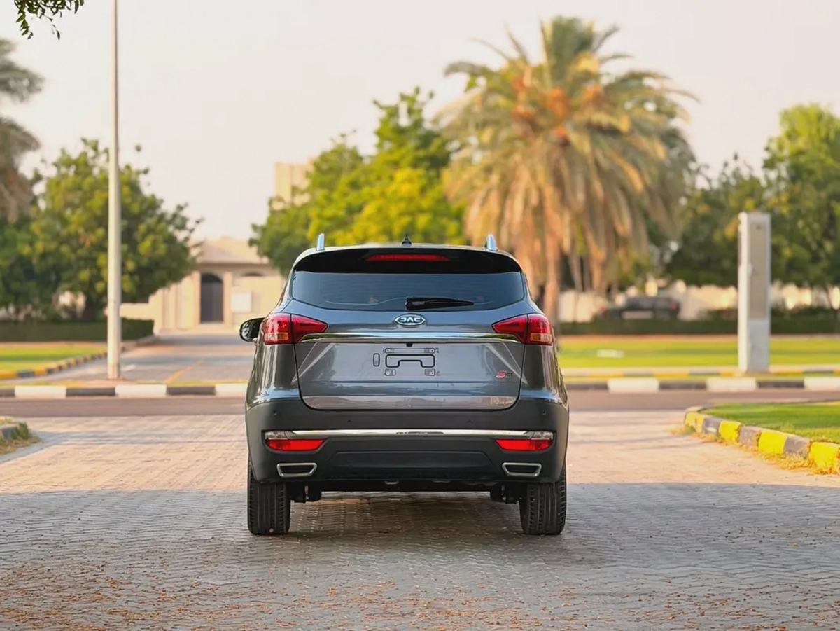 JAC S3 2023 Full Option | GCC Specs | Low Mileage | Warranty-8-8