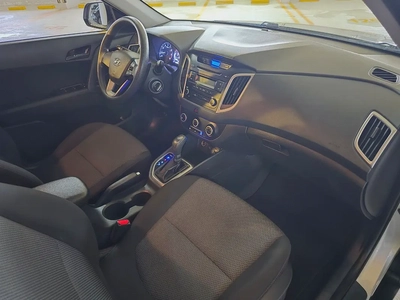 FULL SERVICE AT HYUNDAI AGENCY II GCC Specs - Well Maintained!-8