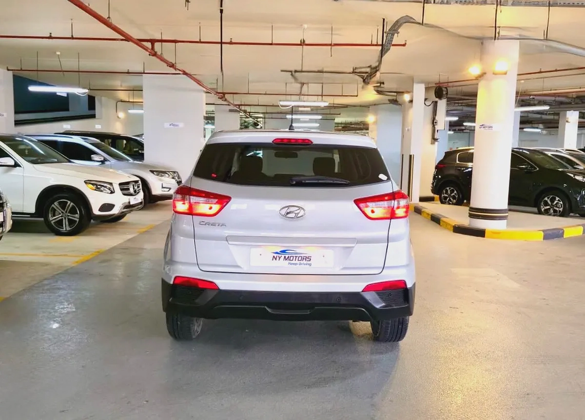 FULL SERVICE AT HYUNDAI AGENCY II GCC Specs - Well Maintained!-3-3