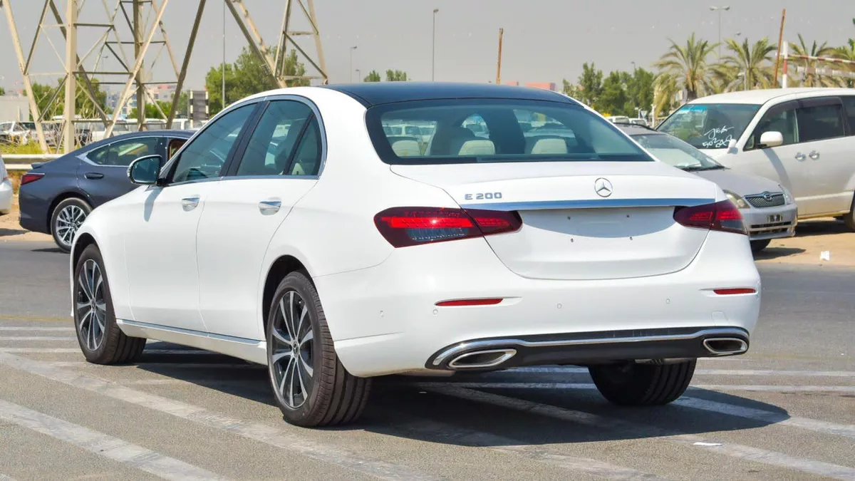 2023 Mercedes-Benz E 320 White-7-7
