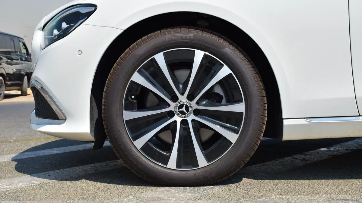2023 Mercedes-Benz E 320 White-12-12