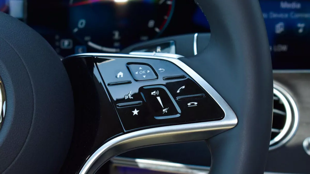 2023 Mercedes-Benz E 320 White-2-2