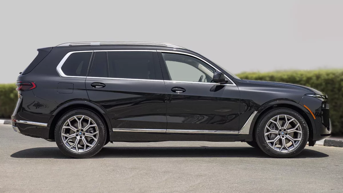 New 2023 BMW X7-2-2