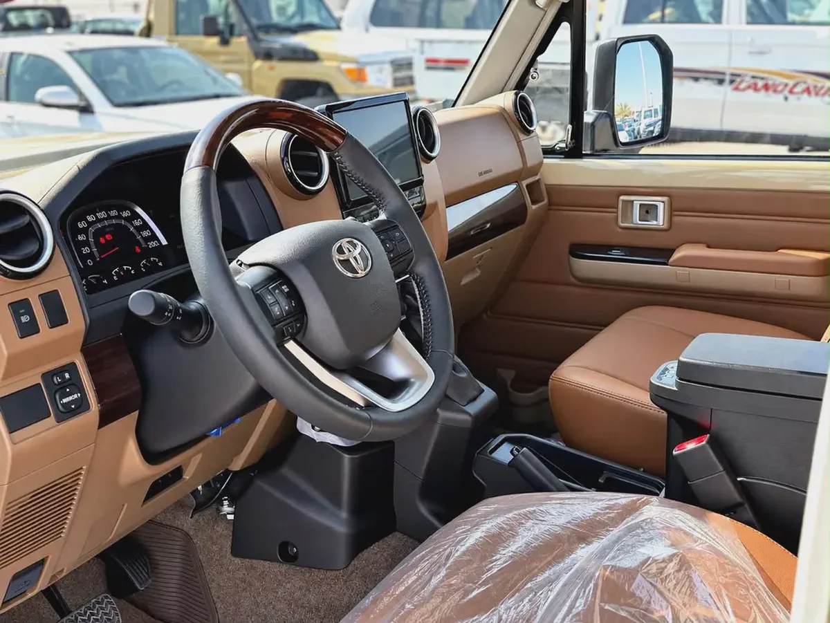 Toyota Land Cruiser 70 LX 2026 - GCC Specs - Brand New!-1-1