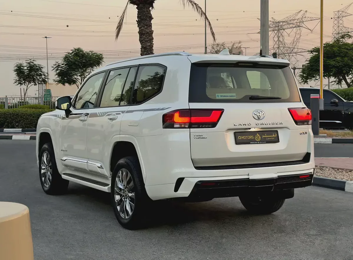 2025 Toyota Land Cruiser GXR 4.0 V6, Dealer Warranty, GCC Specifications-4-4