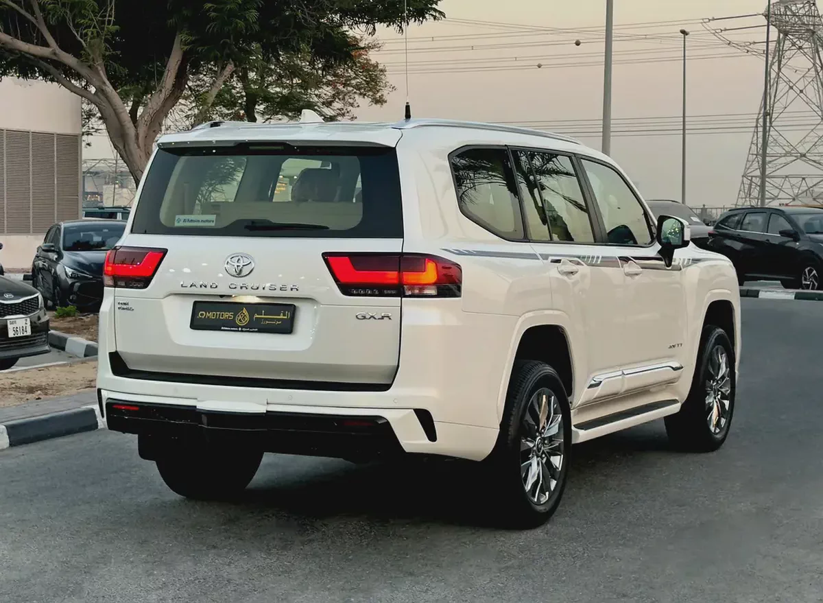 2025 Toyota Land Cruiser GXR 4.0 V6, Dealer Warranty, GCC Specifications-6-6
