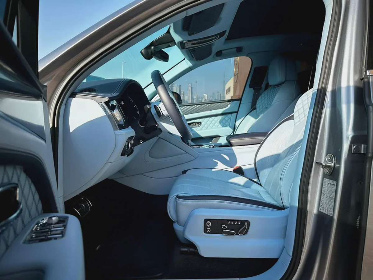 2023 Bentley Bentayga Azure | GCC Specs | Dealership Warranty | Fully Loaded | Crypto Friendly-9-9