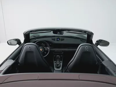 Al Naboodah WARRANTY till April 2028 | Porsche 911 Carrera 4-18
