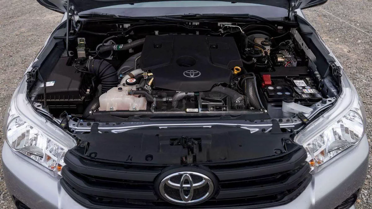 Toyota Hilux GL 2.4 DIESEL-10-0