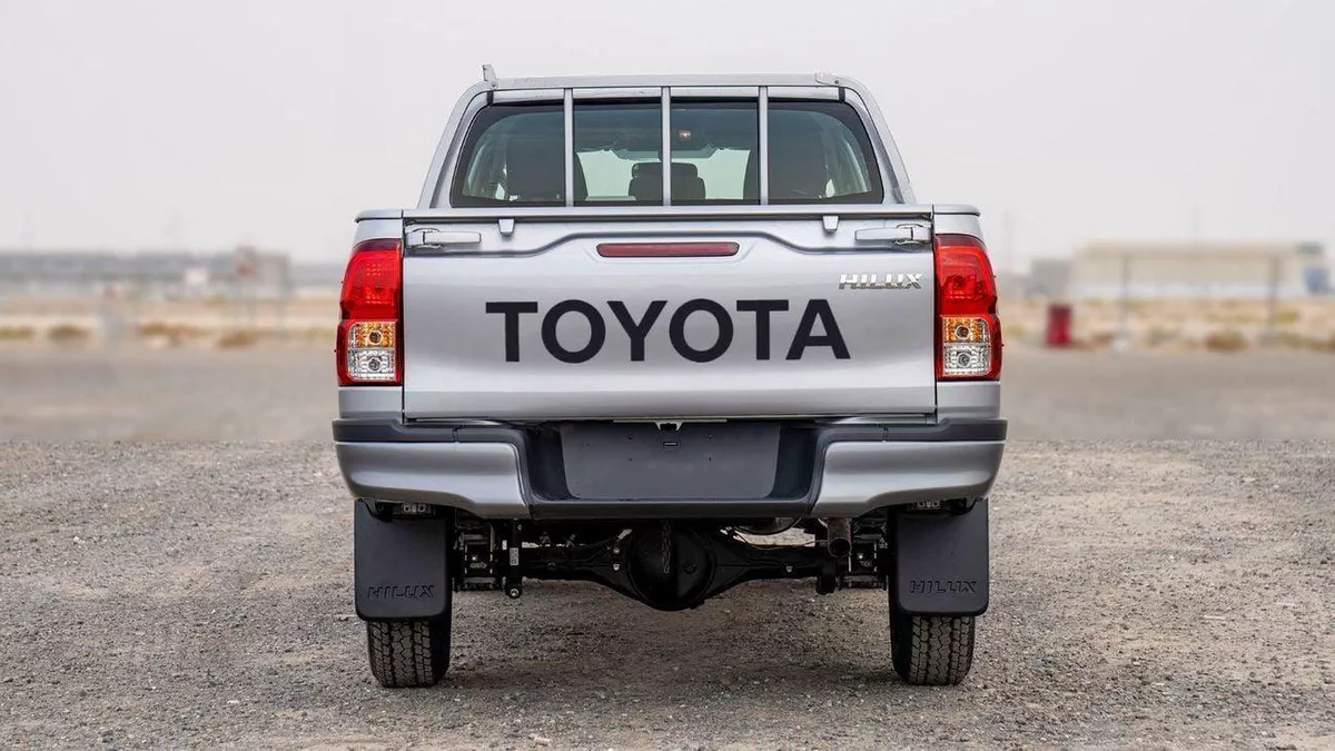 Toyota Hilux GL 2.4 DIESEL-4-0