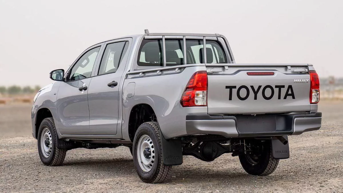 Toyota Hilux GL 2.4 DIESEL-5-0