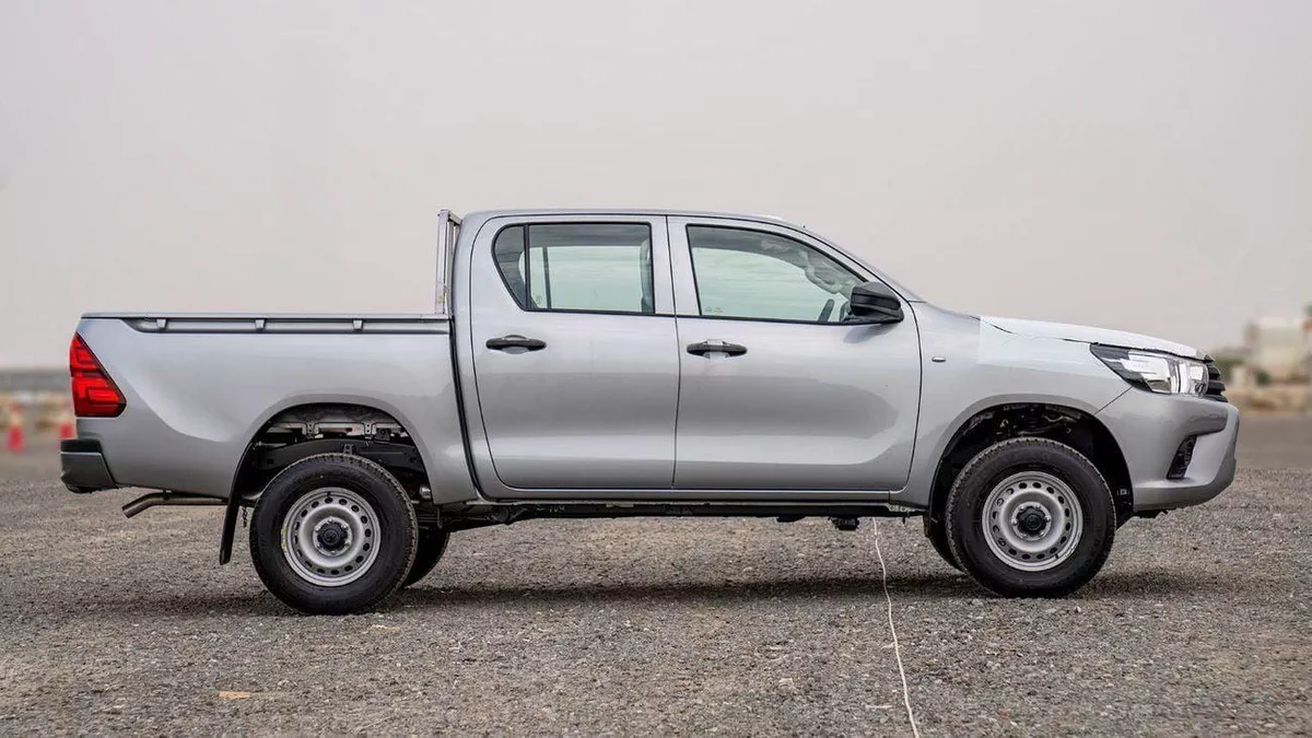 Toyota Hilux GL 2.4 DIESEL-8-0