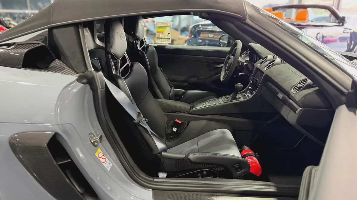 Porsche 718 Spyder RS 2025 | GCC Specs | Brand New | FULLY LOADED | CARBON PACKAGED | LIMTED EDITION-10-10