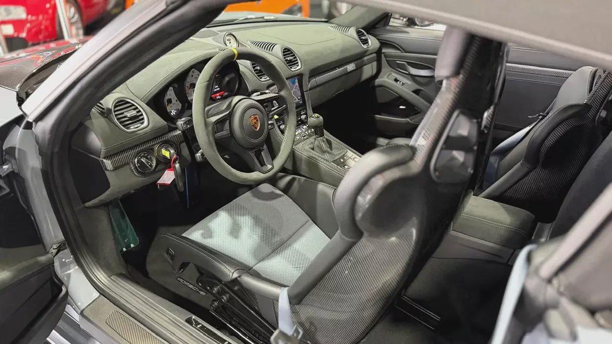 Porsche 718 Spyder RS 2025 | GCC Specs | Brand New | FULLY LOADED | CARBON PACKAGED | LIMTED EDITION-7-7