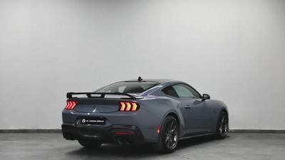 Ford Mustang Dark Horse-5