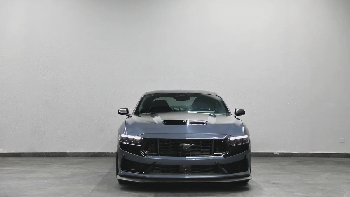 Ford Mustang Dark Horse-1-1
