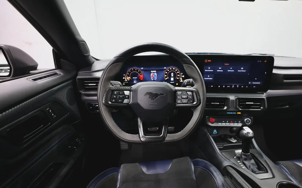 Ford Mustang Dark Horse-13-13