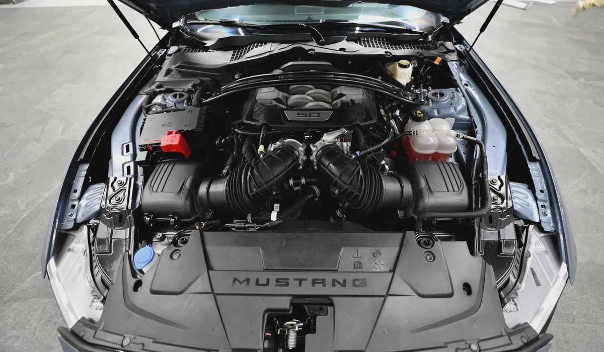 Ford Mustang Dark Horse-16-16