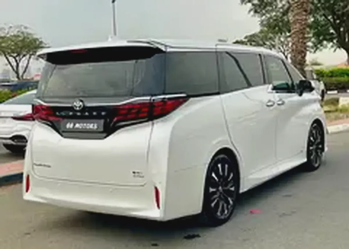 Toyota Alphard EXECUTIVE LOUNGE 2024 - Korean Specs-3-3