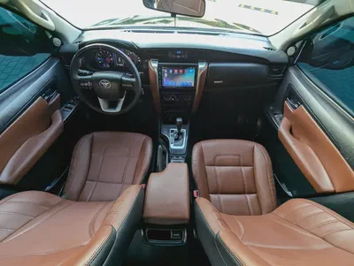TOYOTA FORTUNER 2019 FACELIFTED 2025 GCC V4 2.7L IN EXCELLENT CONDITION-2